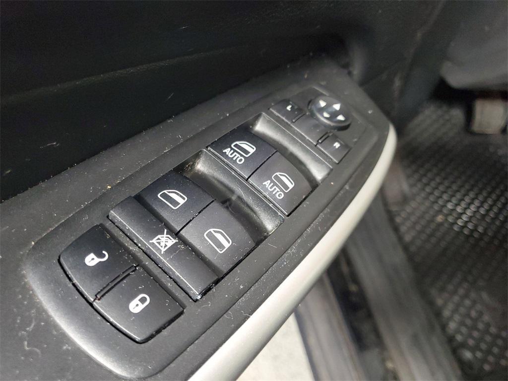 used 2018 Jeep Cherokee car, priced at $13,188