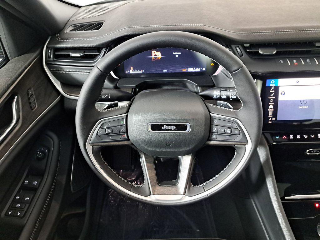 new 2026 Jeep Grand Cherokee car, priced at $44,626