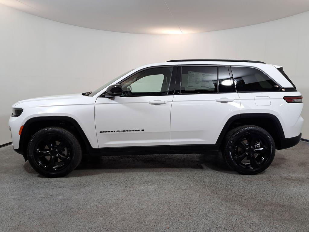 new 2026 Jeep Grand Cherokee car, priced at $44,626