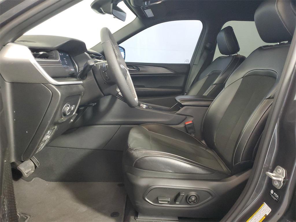 used 2025 Jeep Grand Cherokee L car, priced at $34,488