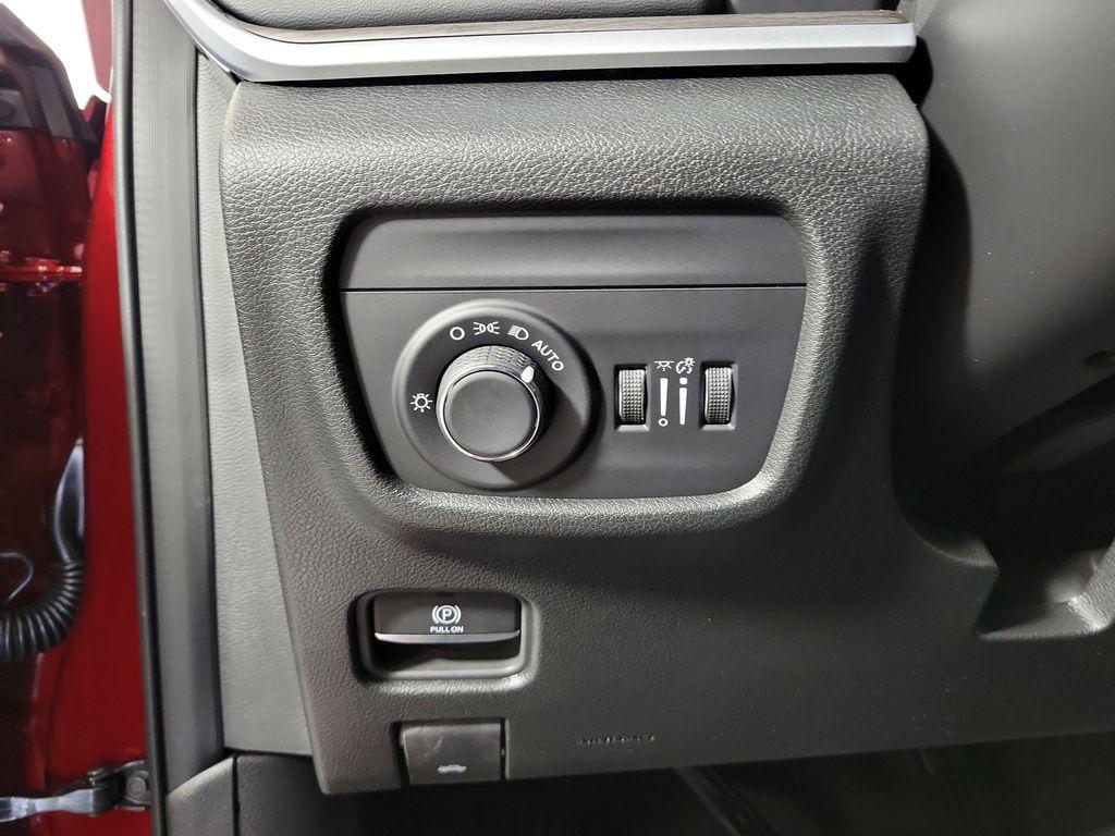 new 2026 Jeep Grand Cherokee L car, priced at $41,293