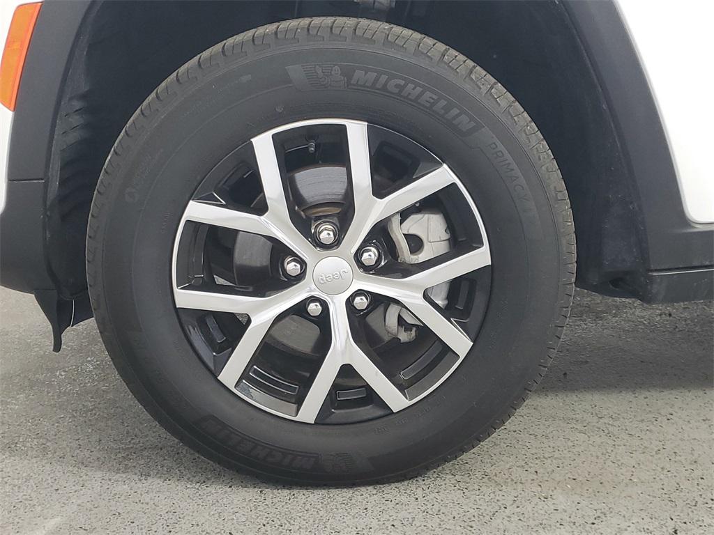 used 2025 Jeep Grand Cherokee car, priced at $35,988