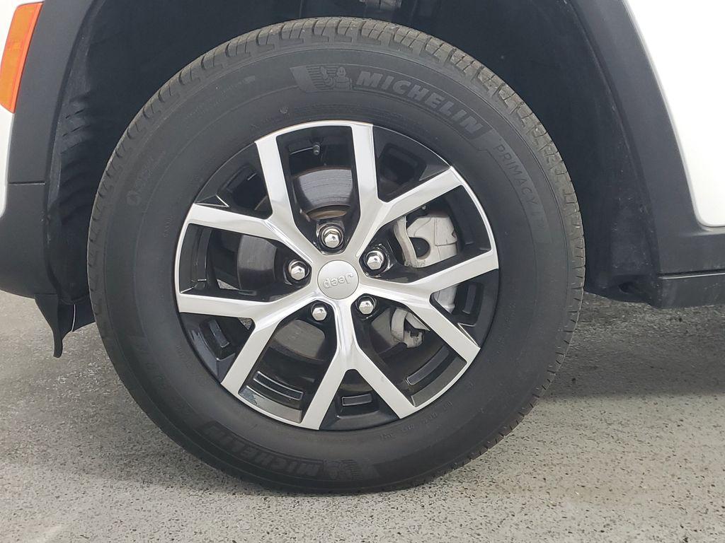 used 2025 Jeep Grand Cherokee car, priced at $33,688