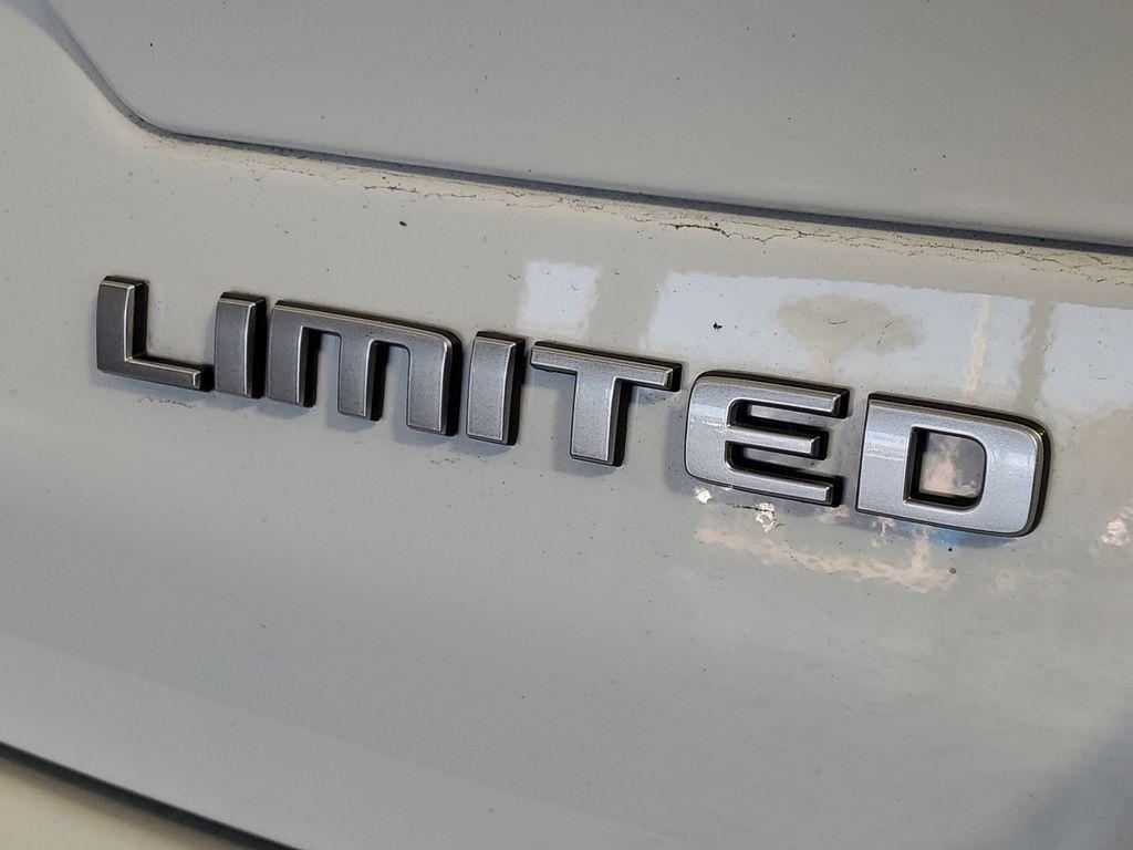 used 2025 Jeep Grand Cherokee car, priced at $33,688