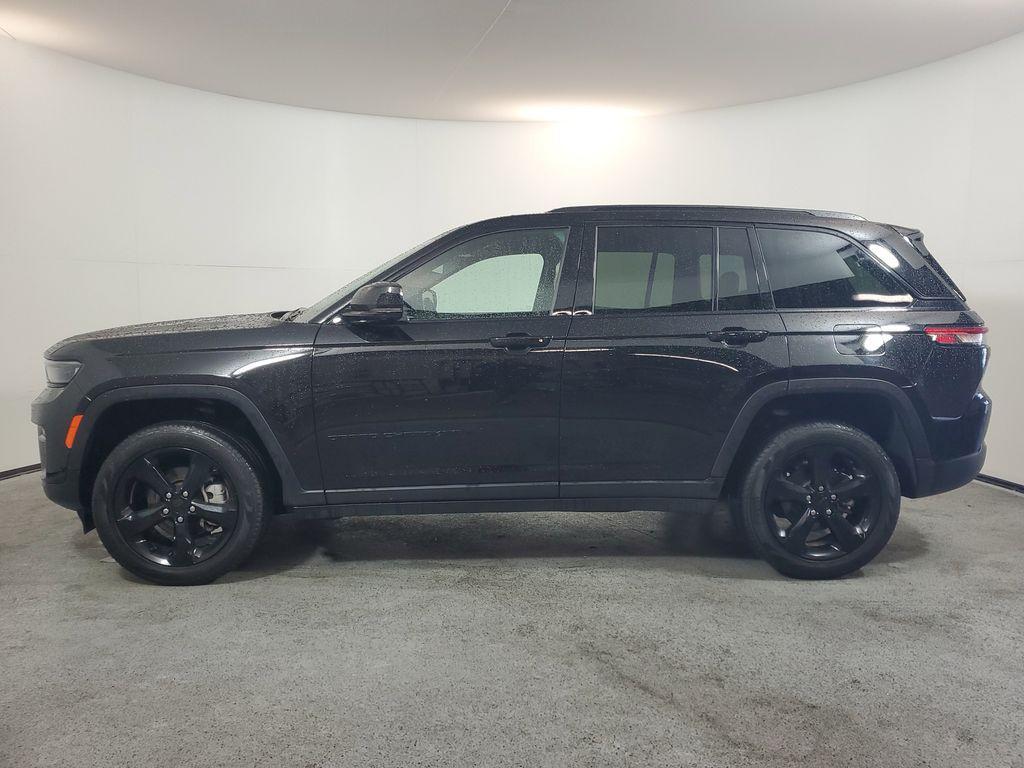 used 2025 Jeep Grand Cherokee car, priced at $37,288