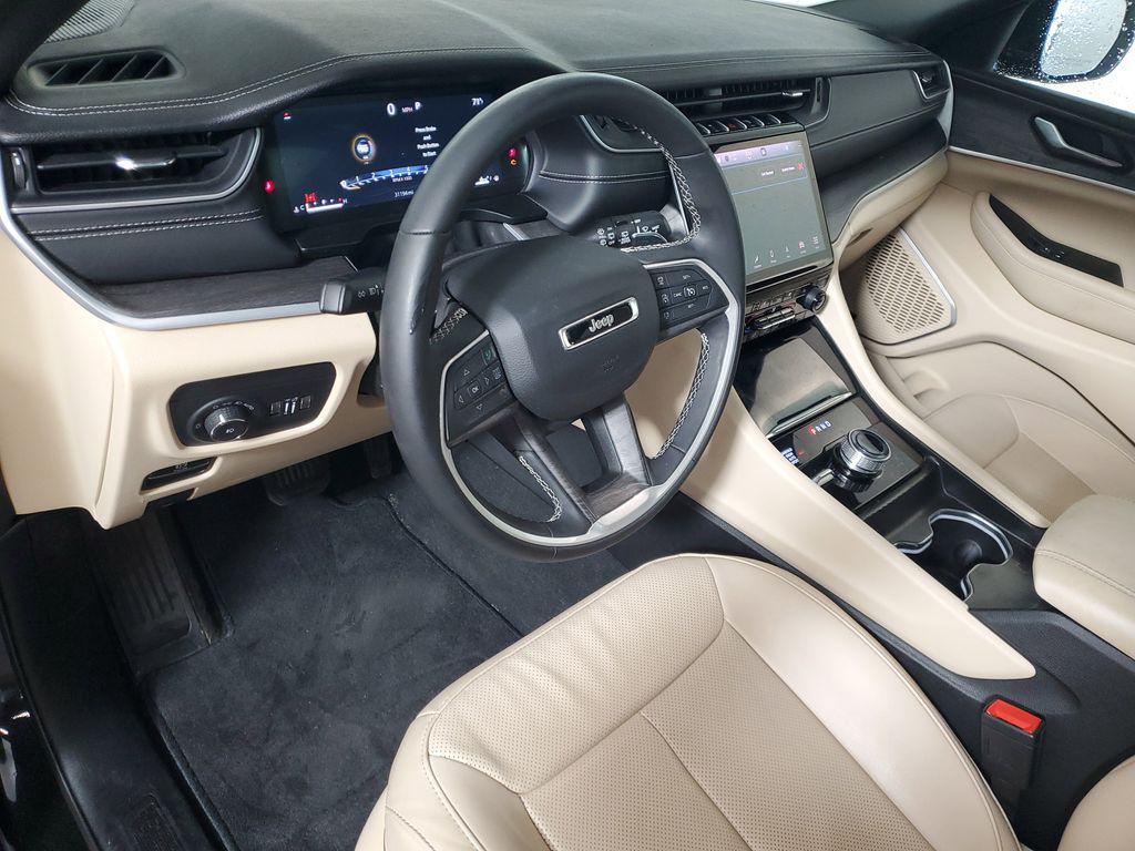 used 2025 Jeep Grand Cherokee car, priced at $37,288