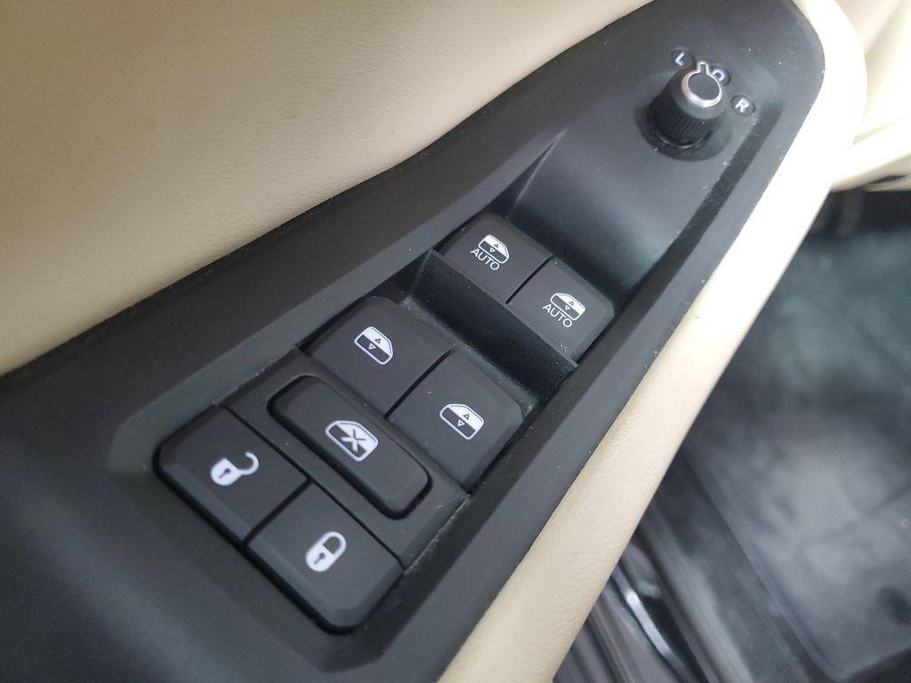 used 2025 Jeep Grand Cherokee car, priced at $37,288