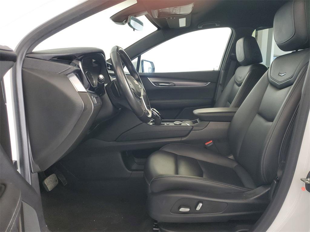 used 2023 Cadillac XT5 car, priced at $25,988