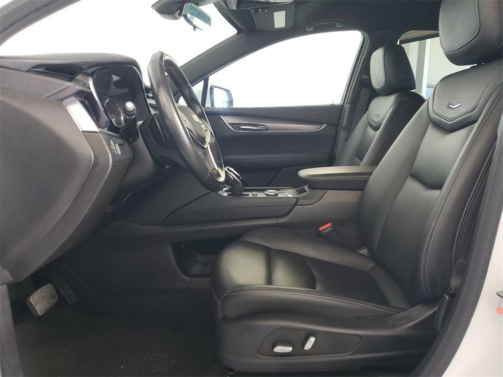 used 2023 Cadillac XT5 car, priced at $25,988