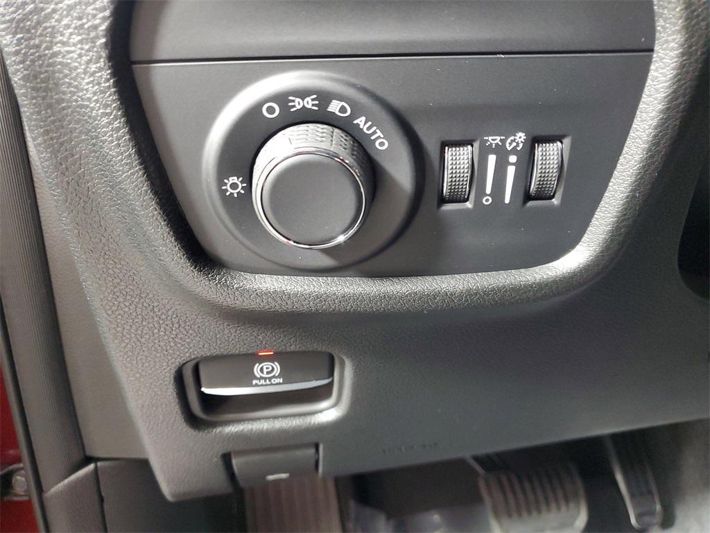 new 2025 Jeep Grand Cherokee car, priced at $35,203