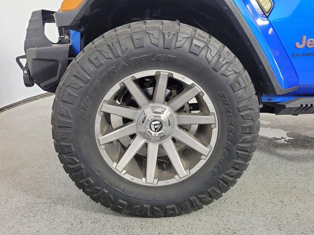 used 2021 Jeep Gladiator car, priced at $34,364