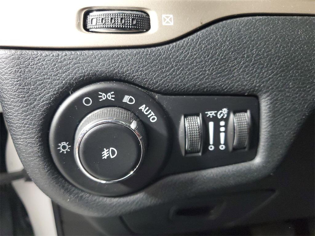 used 2016 Jeep Cherokee car, priced at $11,977