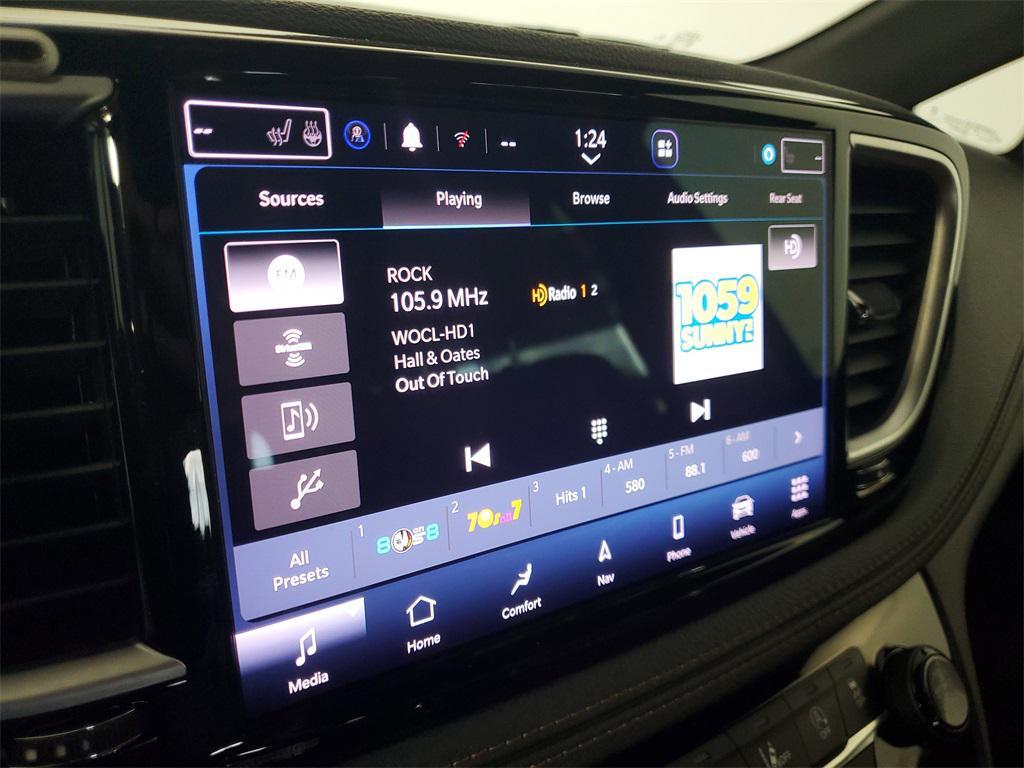 used 2023 Chrysler Pacifica car, priced at $34,888