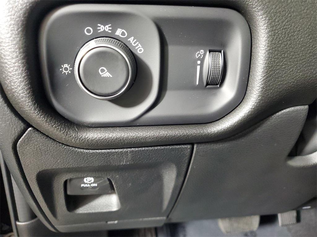 new 2025 Ram 1500 car, priced at $41,971