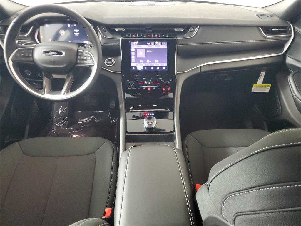 new 2025 Jeep Grand Cherokee car, priced at $35,625