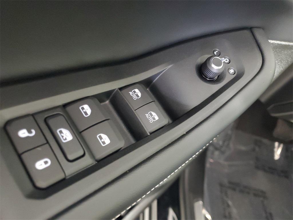 new 2025 Jeep Grand Cherokee car, priced at $35,625