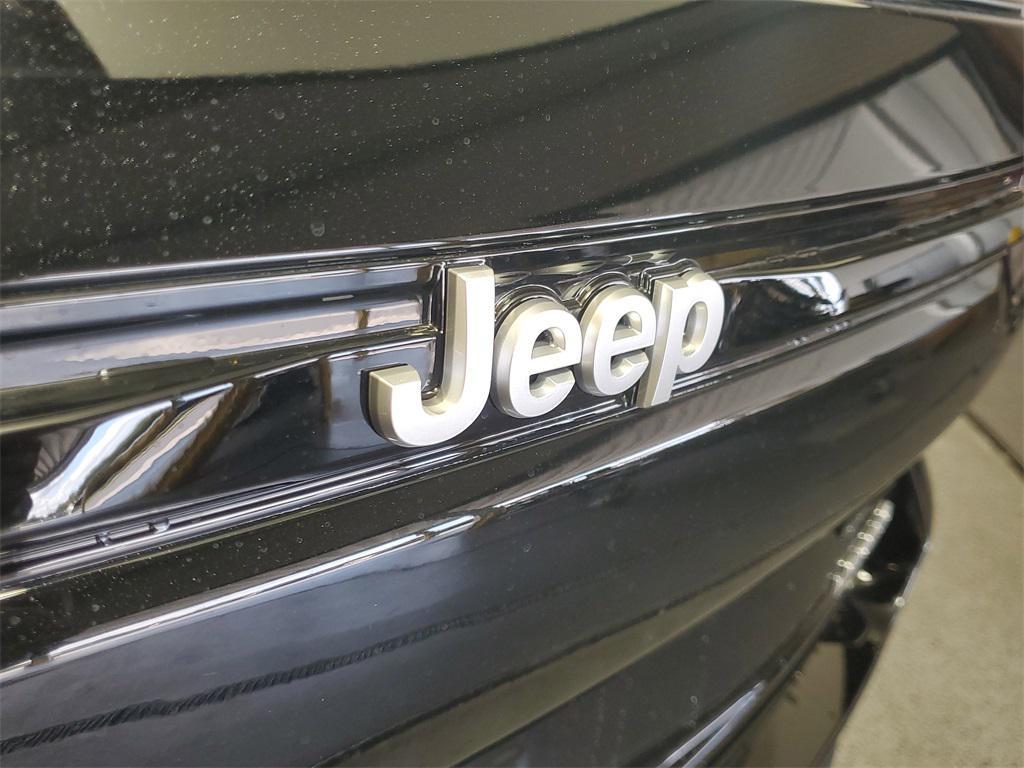new 2025 Jeep Grand Cherokee car, priced at $35,625