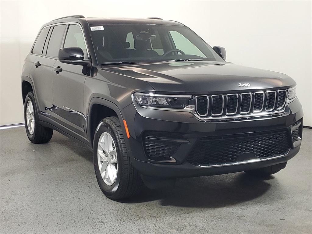 new 2025 Jeep Grand Cherokee car, priced at $35,625