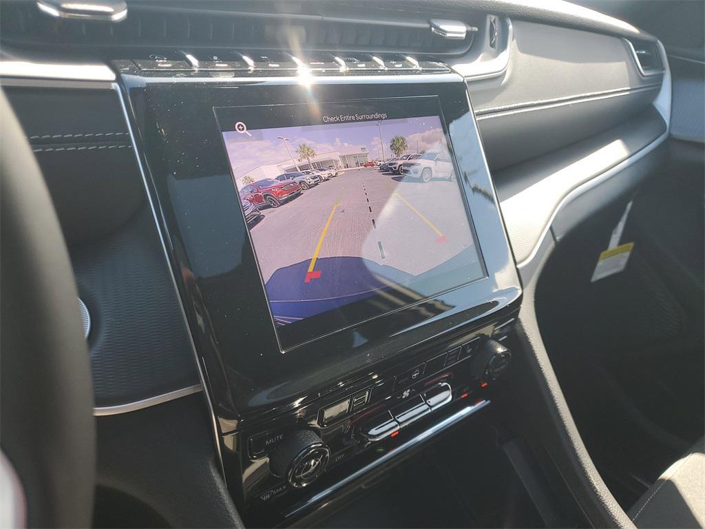 new 2025 Jeep Grand Cherokee car, priced at $35,625