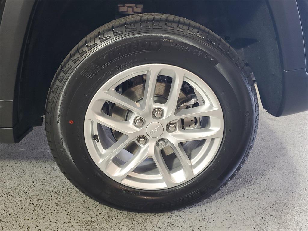 new 2025 Jeep Grand Cherokee car, priced at $35,625