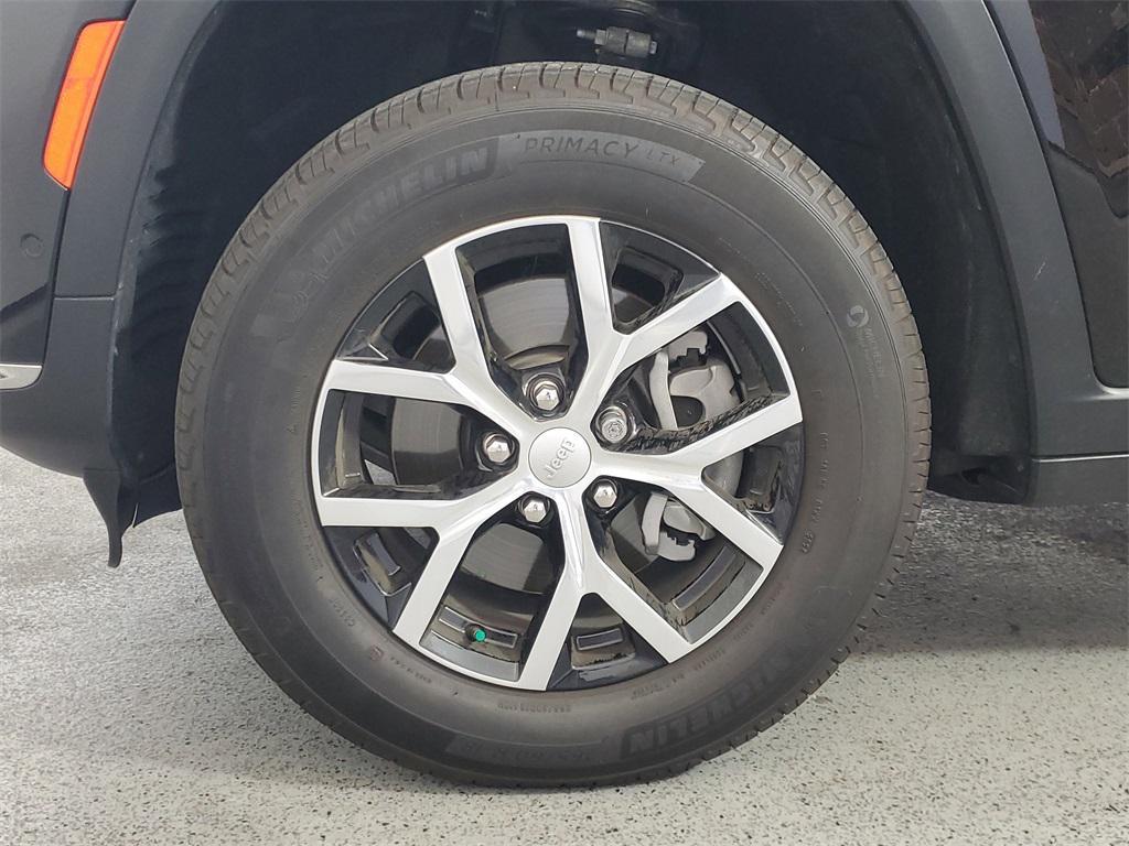 used 2024 Jeep Grand Cherokee L car, priced at $35,988