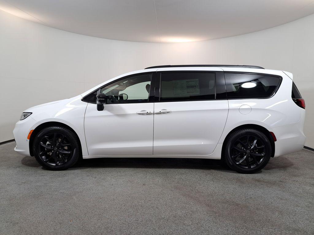 new 2026 Chrysler Pacifica car, priced at $46,450