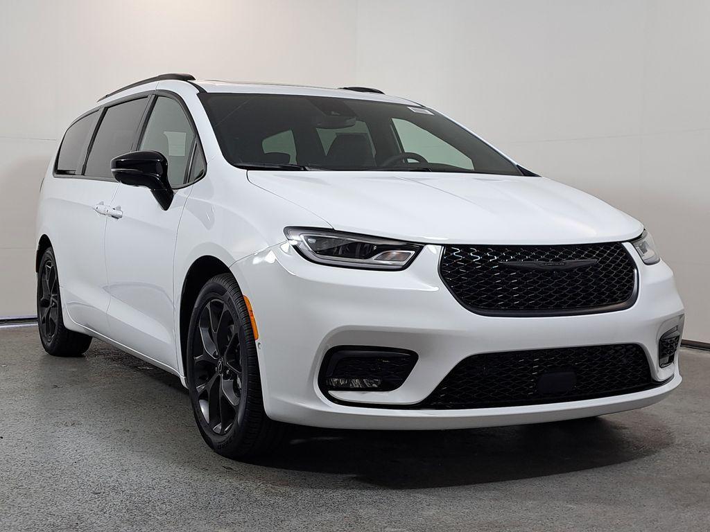 new 2026 Chrysler Pacifica car, priced at $46,450