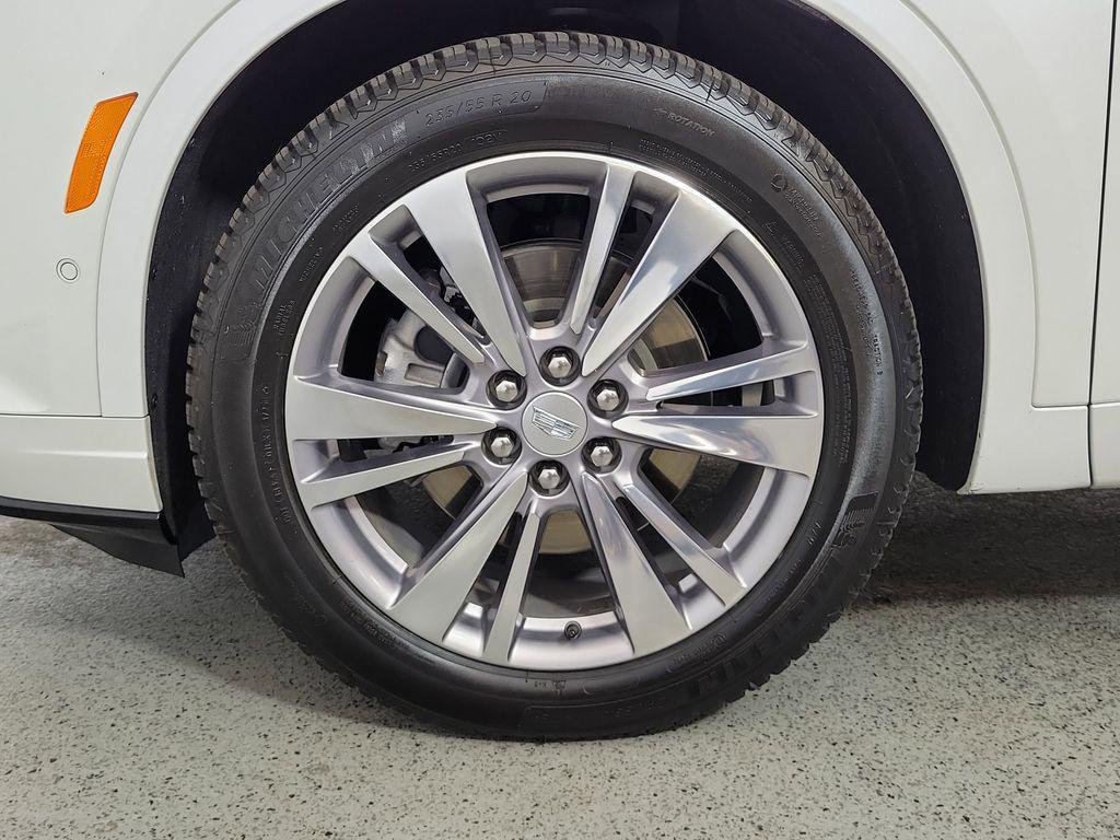 used 2023 Cadillac XT6 car, priced at $33,864