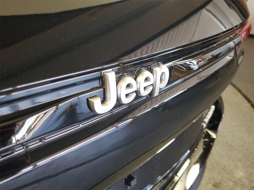 new 2025 Jeep Grand Cherokee car, priced at $35,203