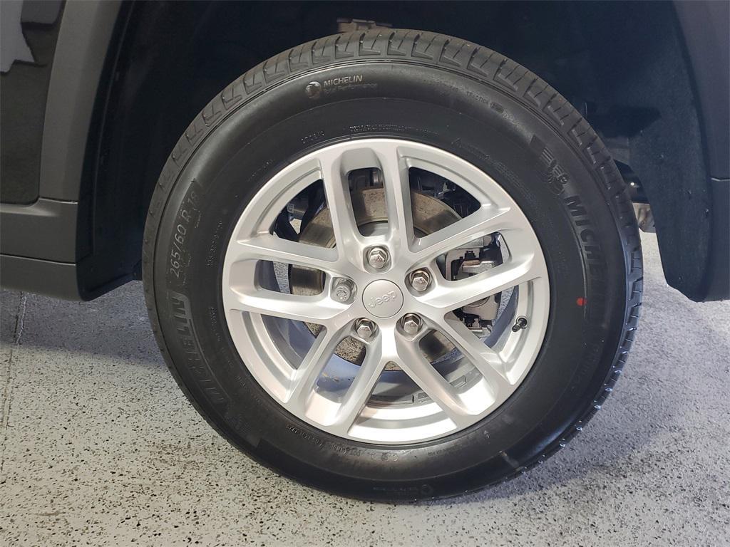 new 2025 Jeep Grand Cherokee car, priced at $35,203