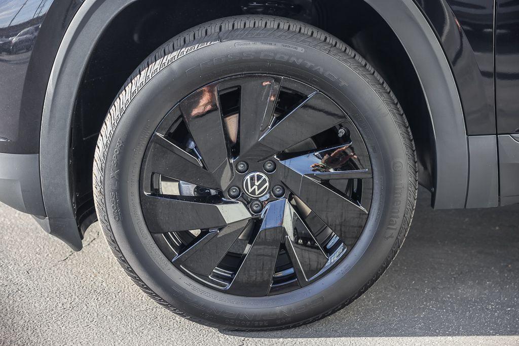 new 2026 Volkswagen Atlas car, priced at $42,914