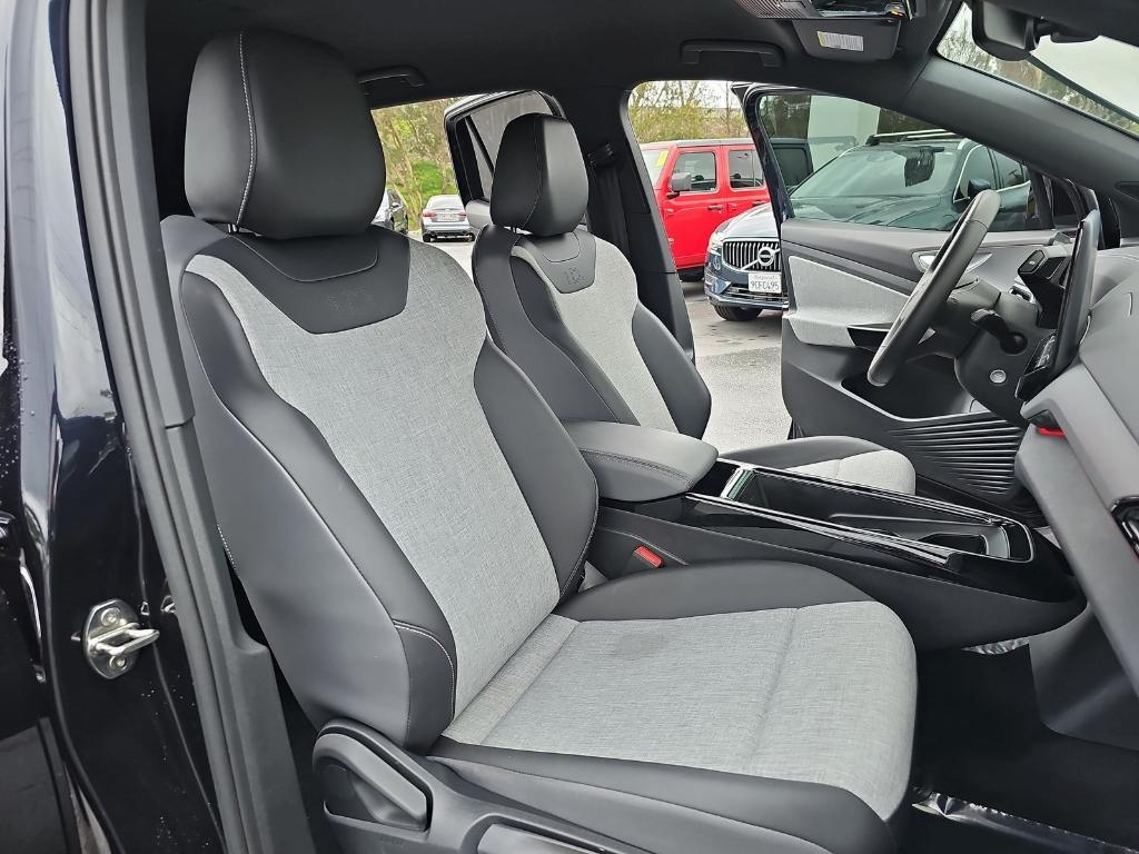 used 2024 Volkswagen ID.4 car, priced at $22,990