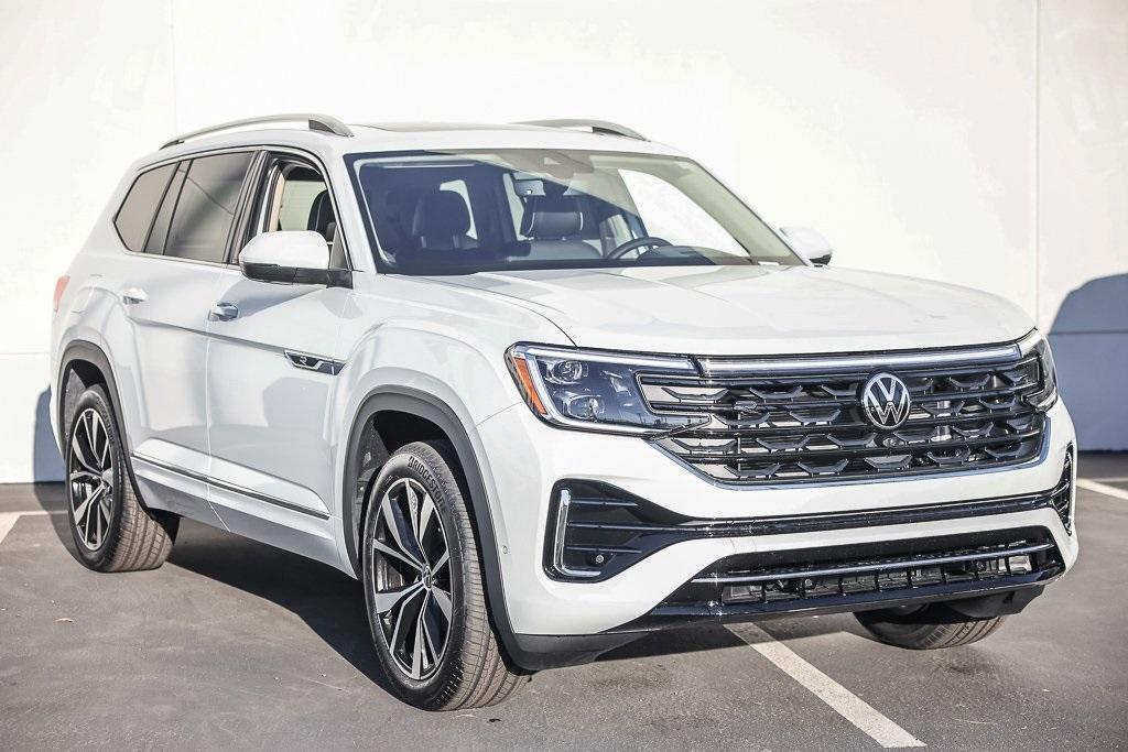 new 2025 Volkswagen Atlas car, priced at $53,044