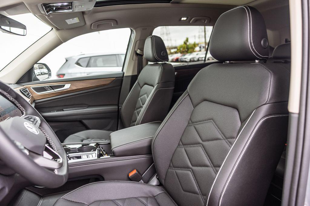 new 2026 Volkswagen Atlas car, priced at $43,808