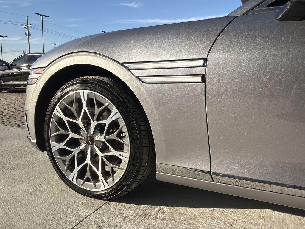 new 2026 Genesis G90 car, priced at $100,145
