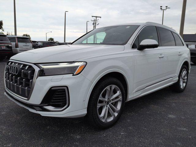 used 2025 Audi Q7 car, priced at $47,661