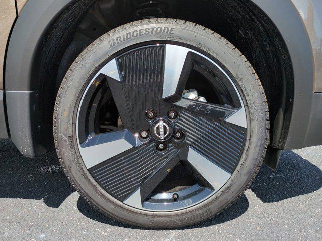 new 2025 Nissan Kicks car, priced at $27,146