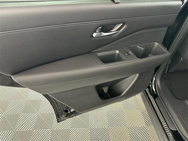 new 2025 Nissan Pathfinder car, priced at $42,925