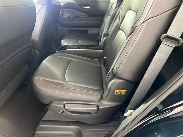 new 2025 Nissan Pathfinder car, priced at $42,925