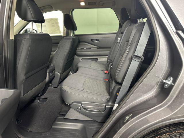 new 2026 Nissan Pathfinder car, priced at $38,677