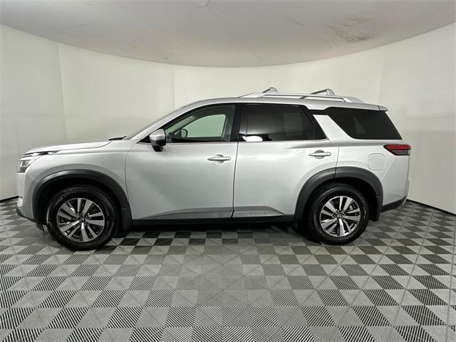 used 2022 Nissan Pathfinder car, priced at $24,998