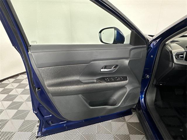 2025 Deep Blue Pearl Nissan Kicks