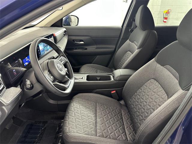 2025 Deep Blue Pearl Nissan Kicks