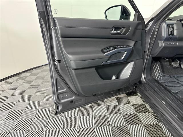 new 2026 Nissan Pathfinder car, priced at $48,650