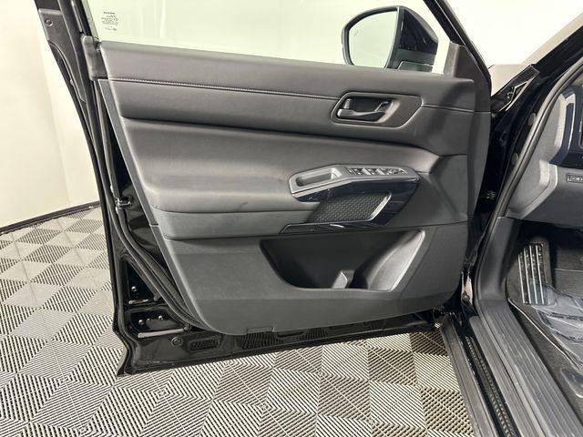 new 2026 Nissan Pathfinder car, priced at $39,055