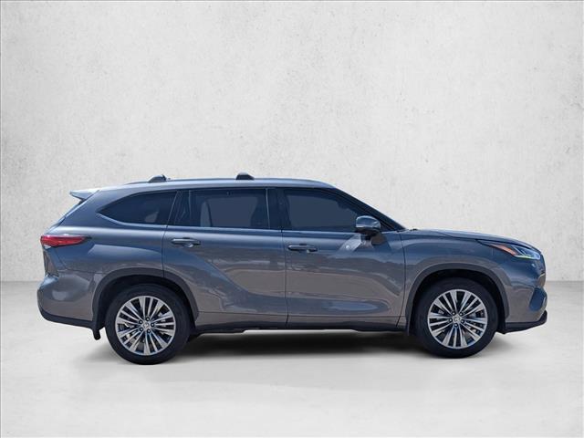 used 2021 Toyota Highlander car, priced at $32,999