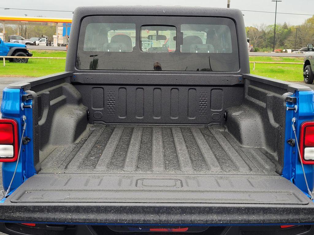 new 2026 Jeep Gladiator car, priced at $37,690