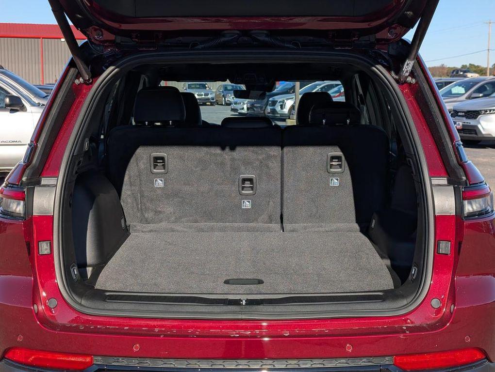 new 2025 Jeep Grand Cherokee car, priced at $48,240