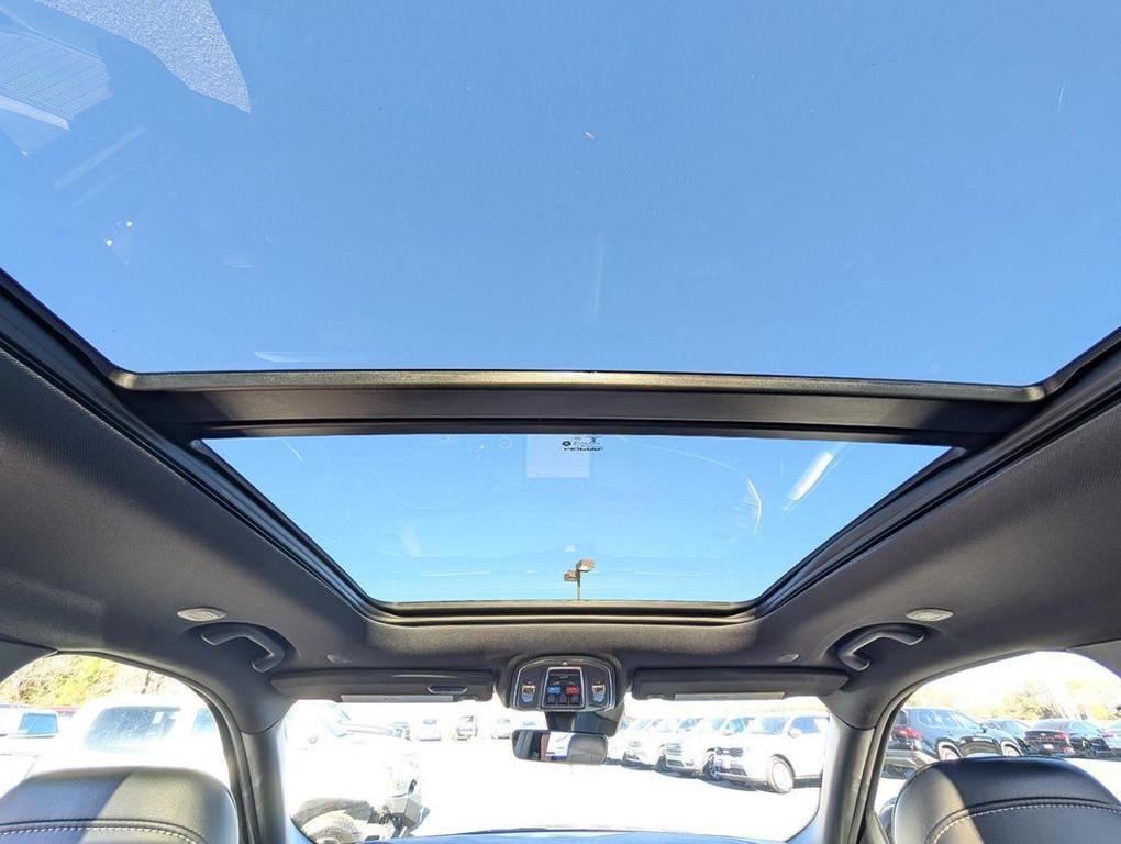 new 2025 Jeep Grand Cherokee car, priced at $48,240