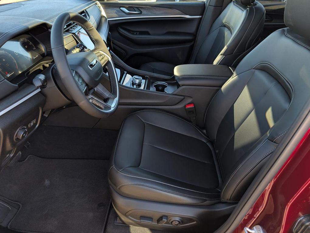 new 2025 Jeep Grand Cherokee car, priced at $48,240